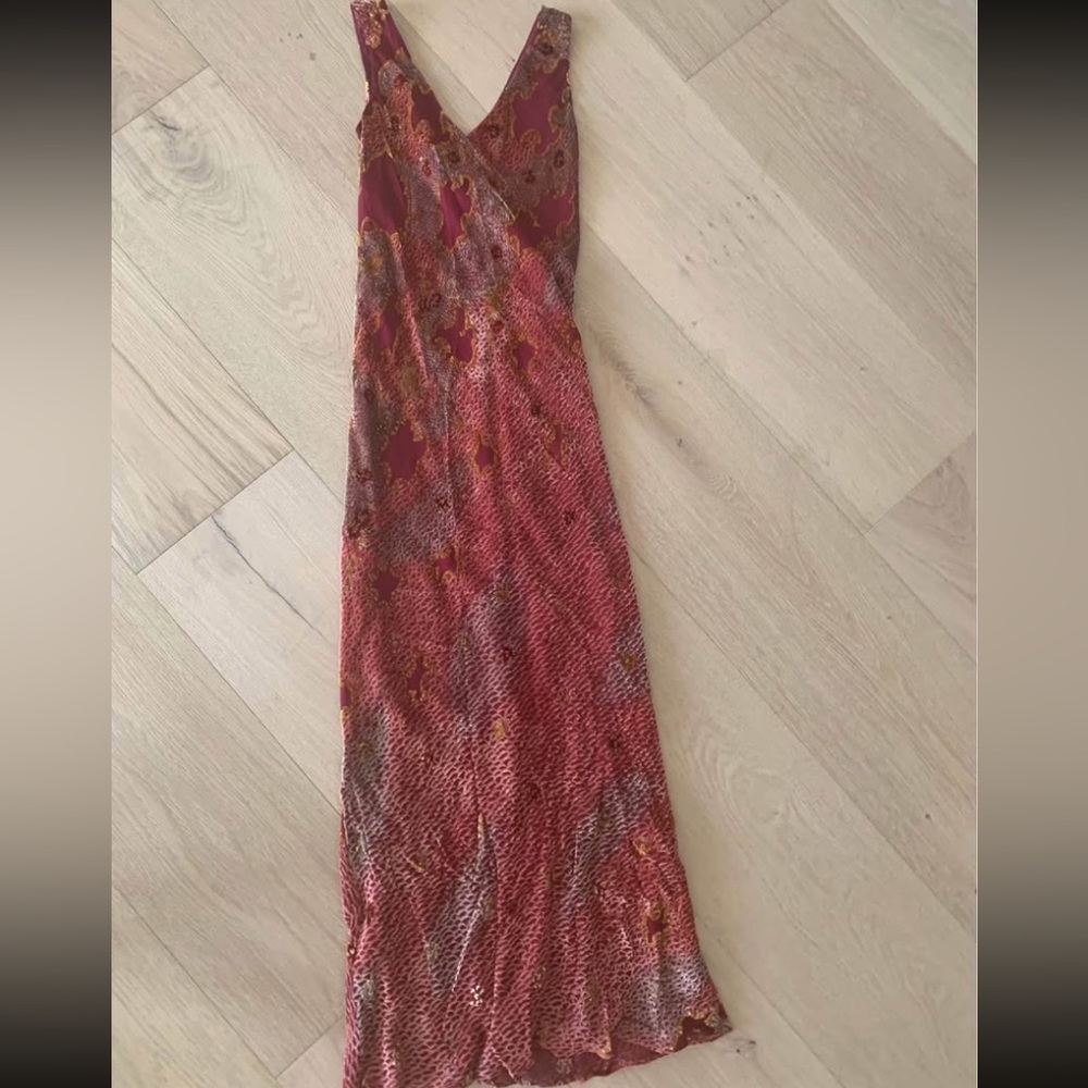 Beautiful Vintage Zonda Nellis red velvety dress / gown 
Size XS